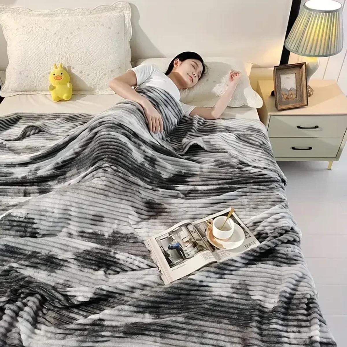 Плед Koloco Шарпей мармуровий євро 200х230 см Графітовий (41813) - фото 1 Плед Koloco Шарпей мармуровий євро 200х230 см Графітовий (41813) - фото 1