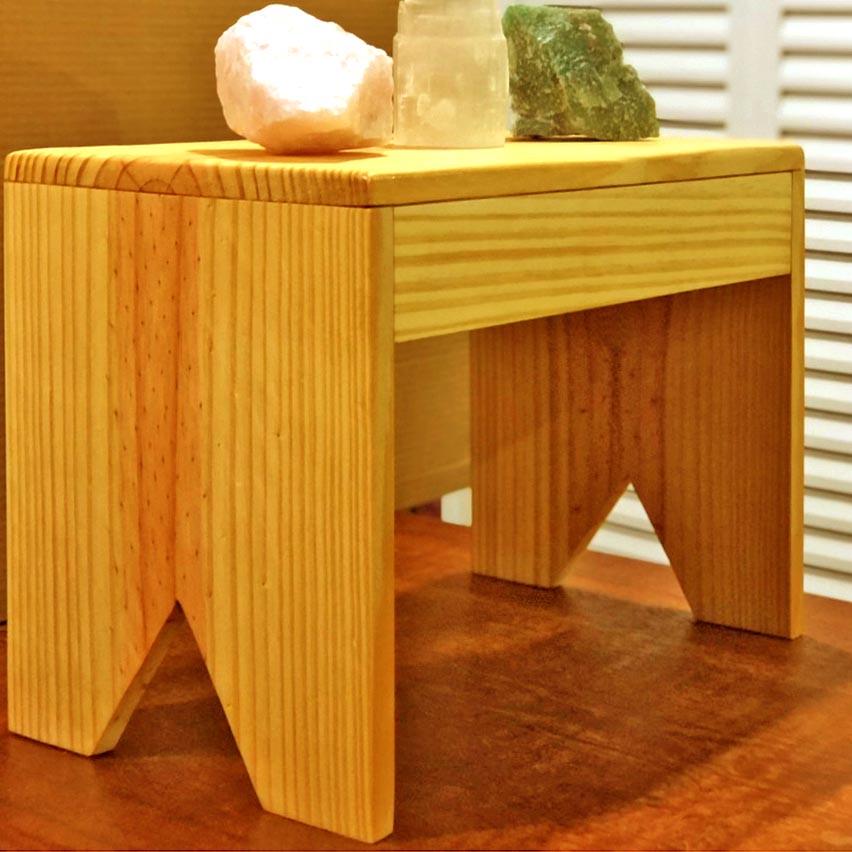 Столик для медитації з дерева Поджа Каррі (МДТ-000203)