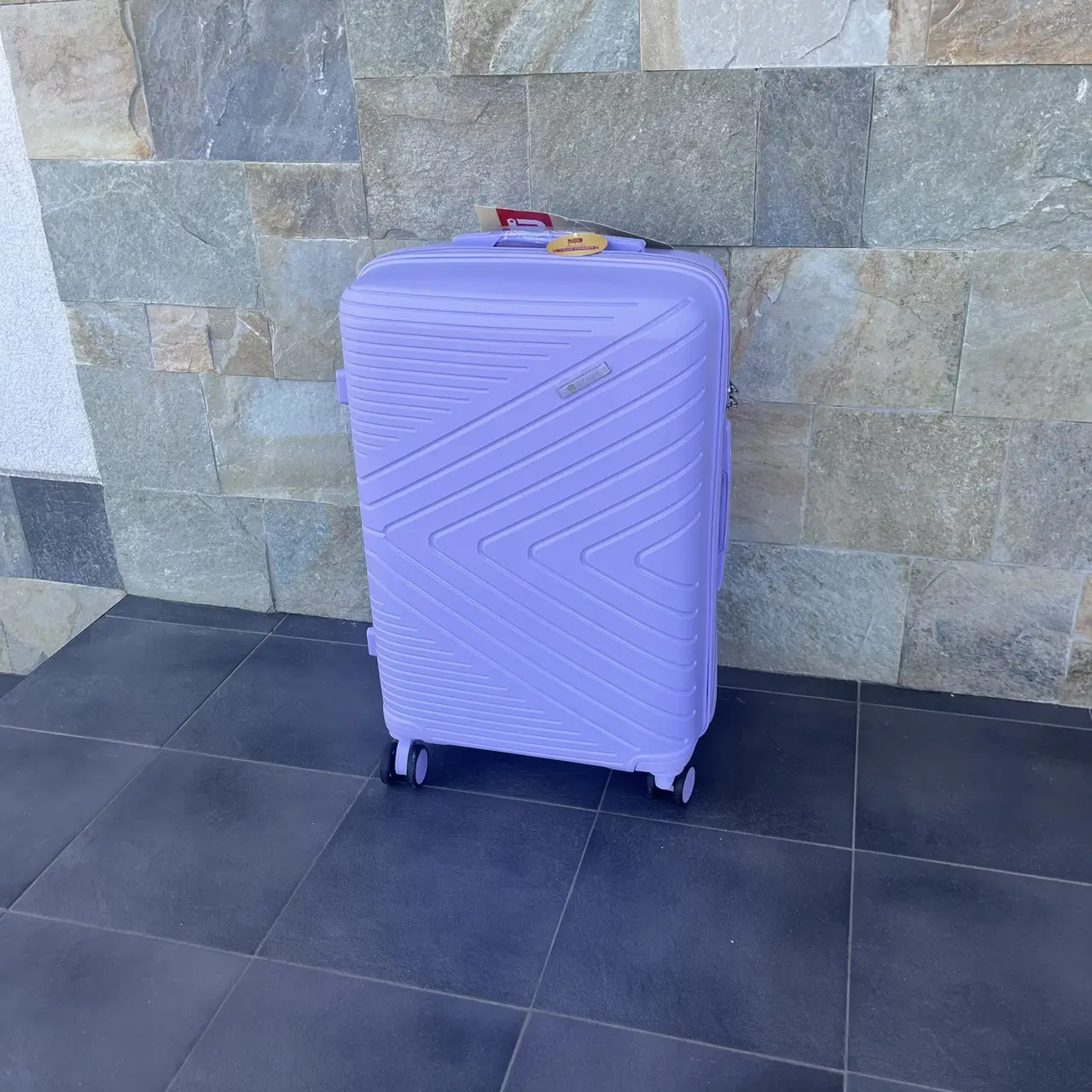 Валіза дорожня з поліпропілену Bloom 1706 середній М 63 л Фіолетовий - фото 3 Валіза дорожня з поліпропілену Bloom 1706 середній М 63 л Фіолетовий - фото 3