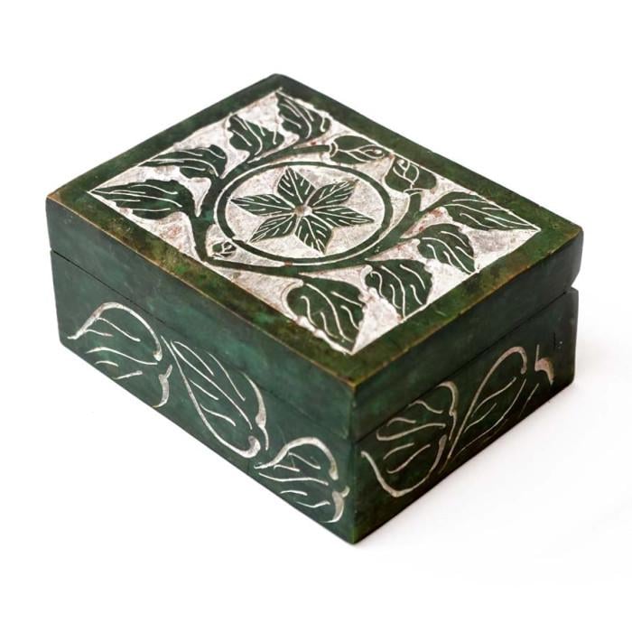 Шкатулка для бижутерии Цветок и листья каменная (9170386)