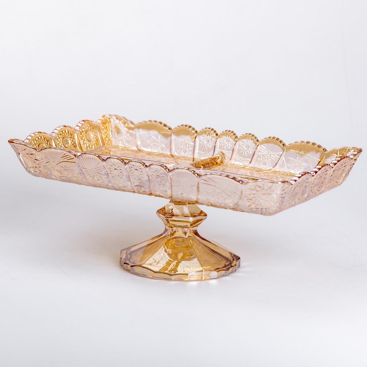 Стеклянная прямоугольная ваза для фруктов на ножке 29х16,5х11 см Стеклянная прямоугольная ваза для фруктов на ножке 29х16,5х11 см