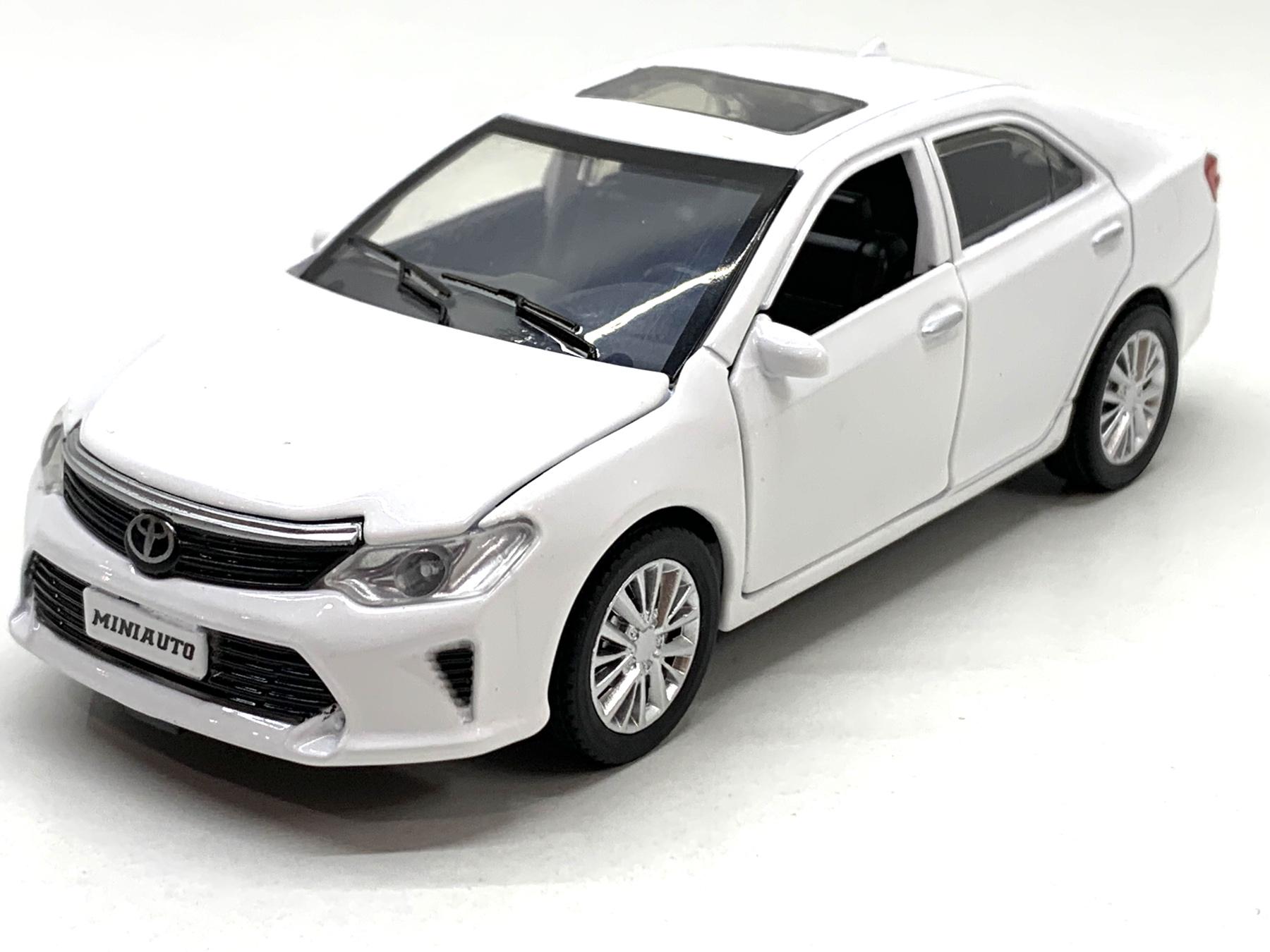 Машинка металлическая АвтоЭксперт Toyota Camry 1:32 открываются двери и багажник Белый (LF-79509)