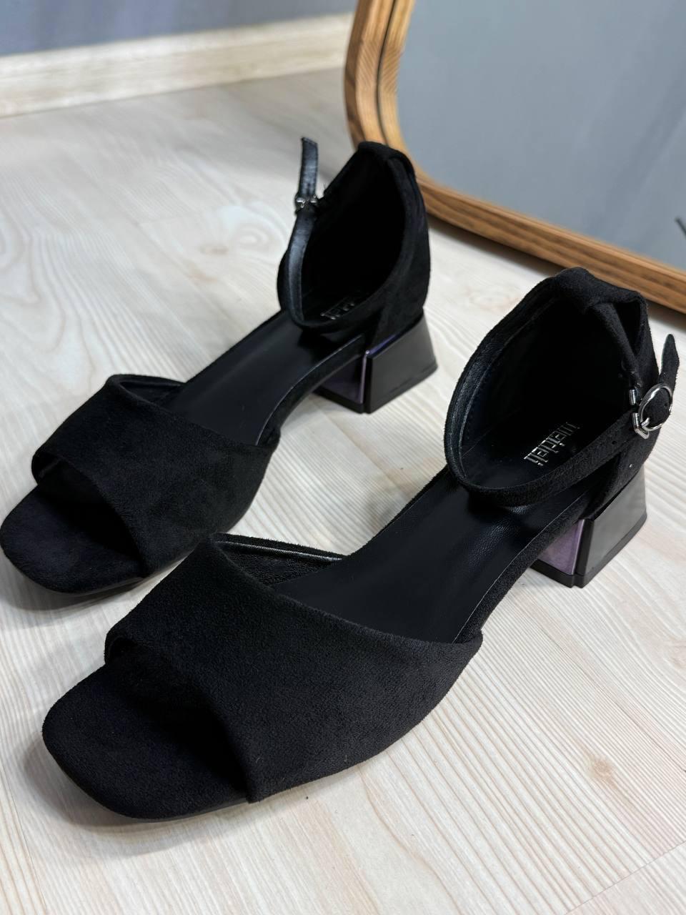 Босоножки женские Meideli 828-1 экозамша с ремешком большие размеры р. 43 Черный (7081) Босоножки женские Meideli 828-1 экозамша с ремешком большие размеры р. 43 Черный (7081)