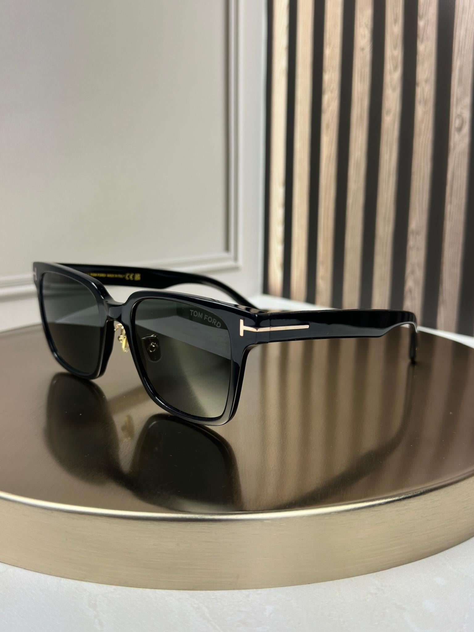 Солнцезащитные очки Tom Ford FT1238 Вайфарер квадратный зеленая линза Черный