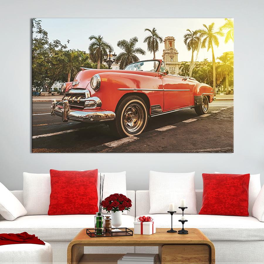 Настенный декор картина на холсте для интерьера Старый автомобиль и пальмы 51x34 см (116-1)