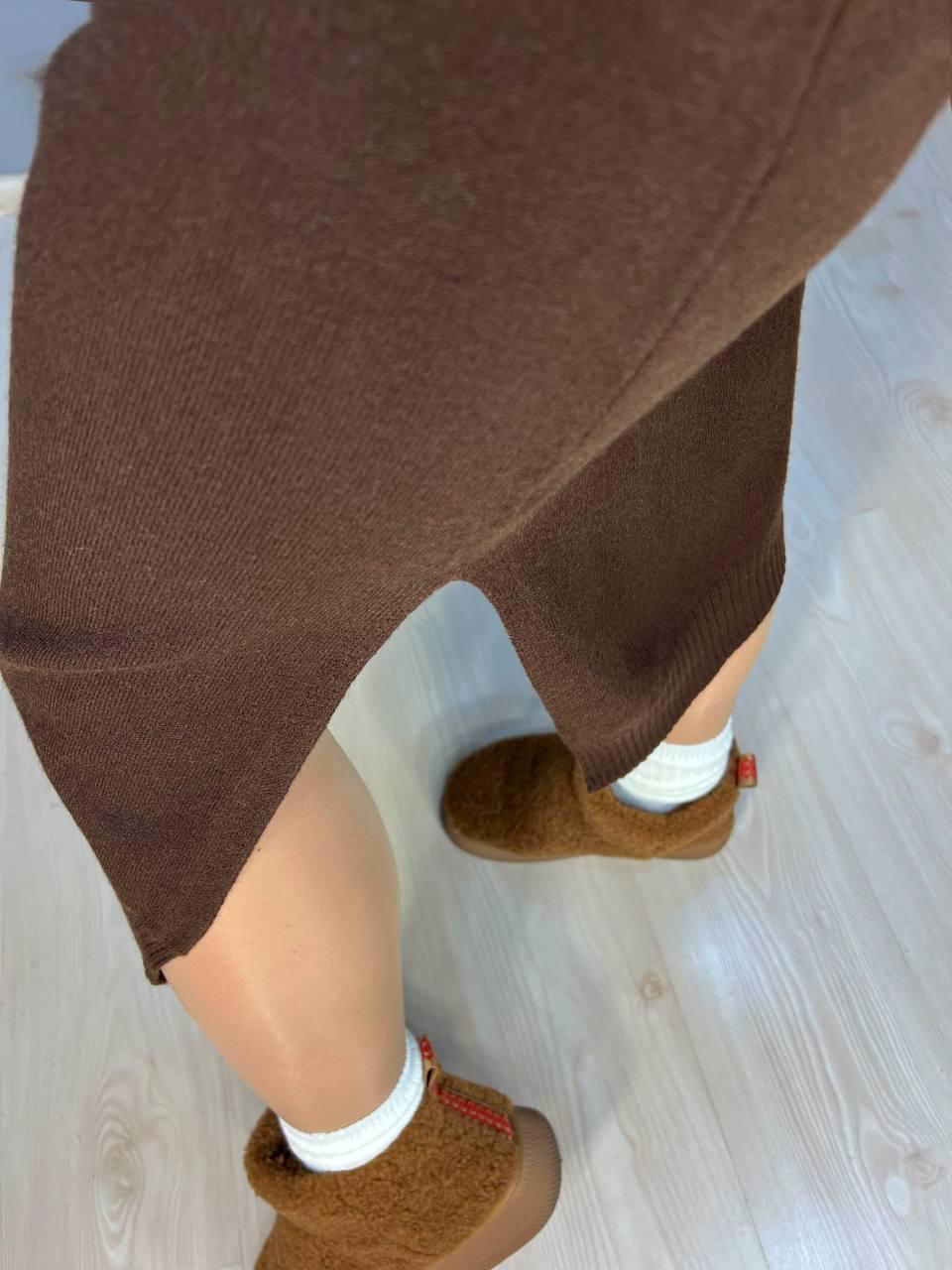 Платье женское ACCORDDREAM 2858 свитер длинное оверсайз воротник стойка разрез OS Коричневый (3211) - фото 4