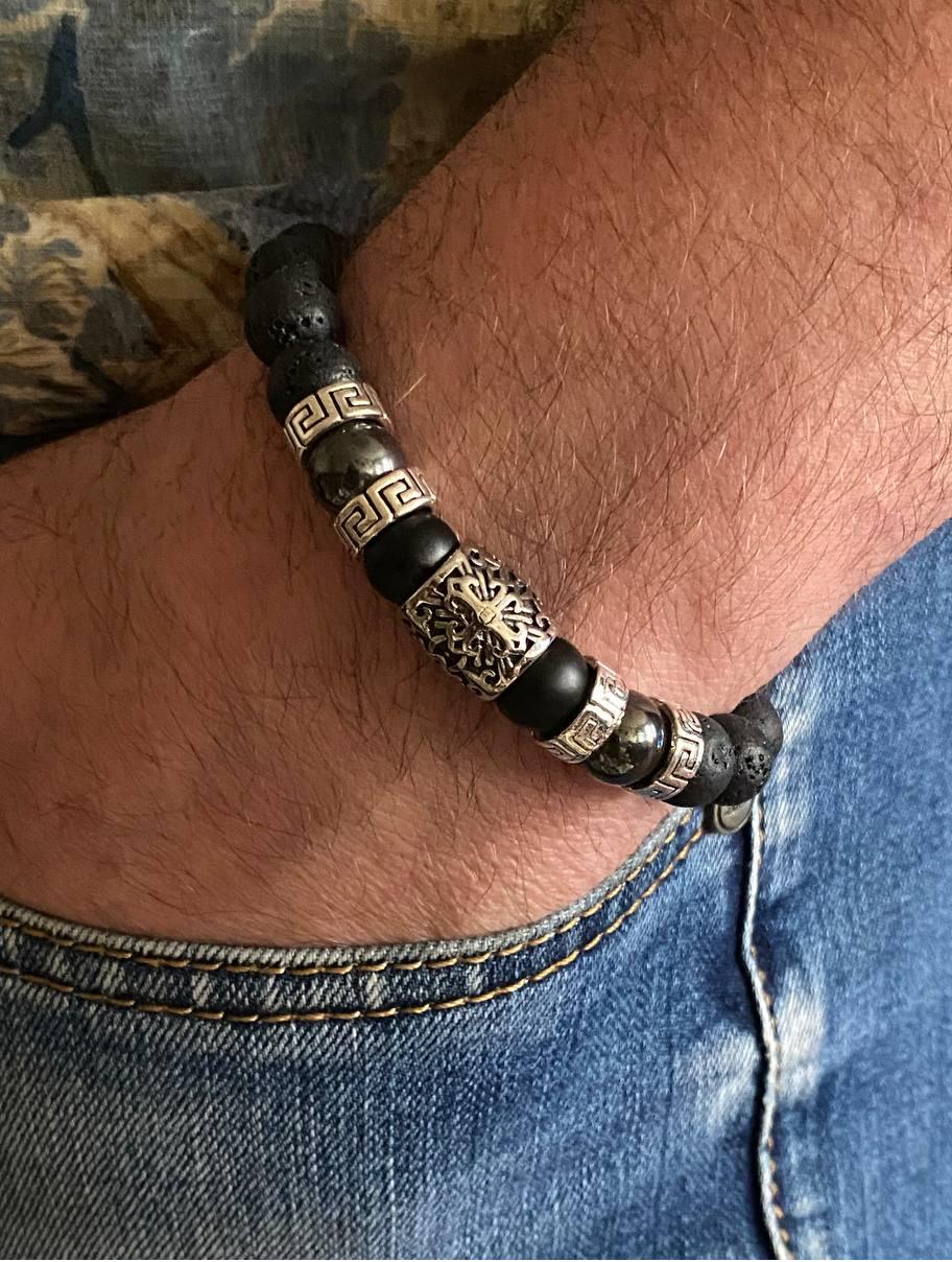 Браслет LITAURS из натурального камня лавовый камень/гематит/оникс и металлическими вставками L 18-21 см (241201-1) - фото 2 Браслет LITAURS из натурального камня лавовый камень/гематит/оникс и металлическими вставками L 18-21 см (241201-1) - фото 2