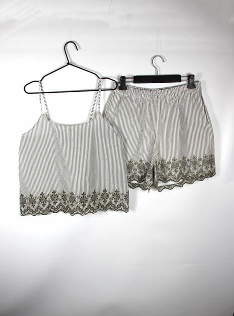 Костюм ONLY 15313172 Полоски M Белый