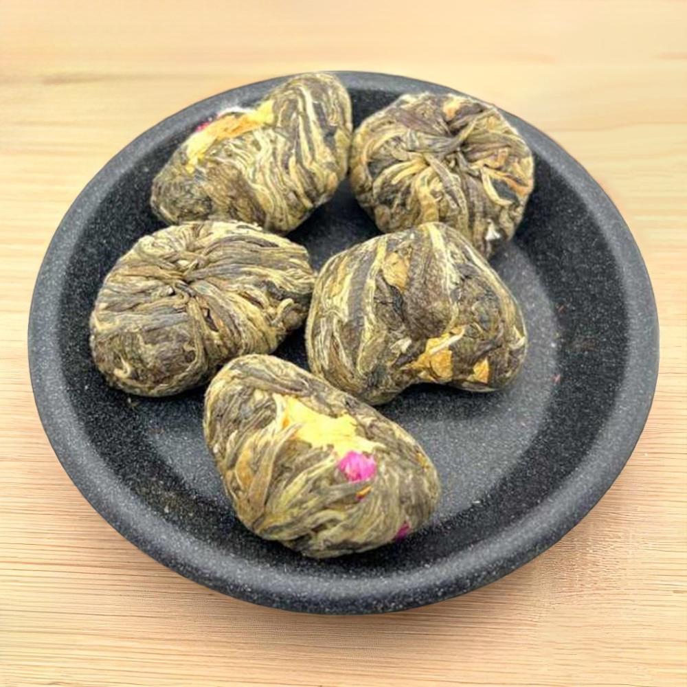 Белый чай листовой связанный Сердце любви элитный 100 г