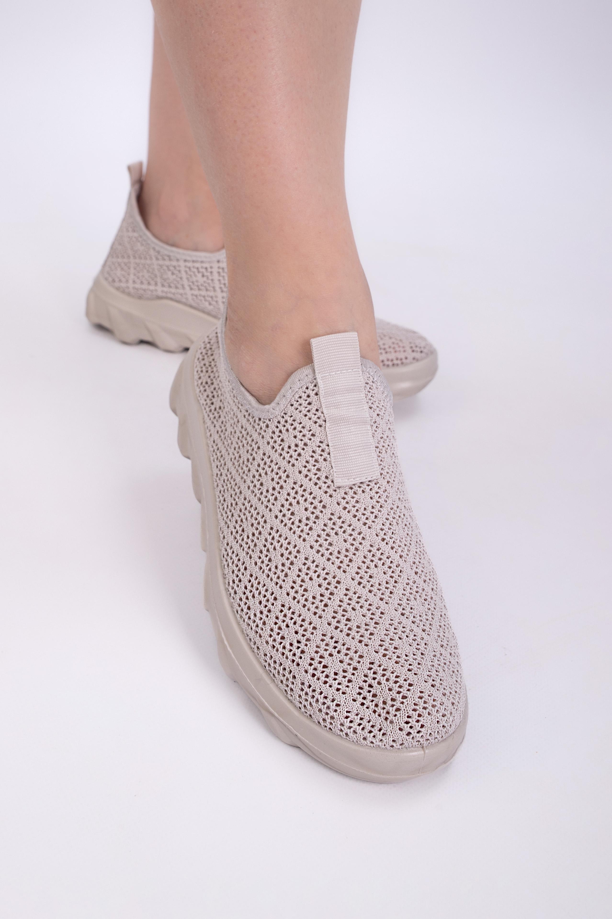 Слипоны женские Fashion 350969 р. 39 Бежевый