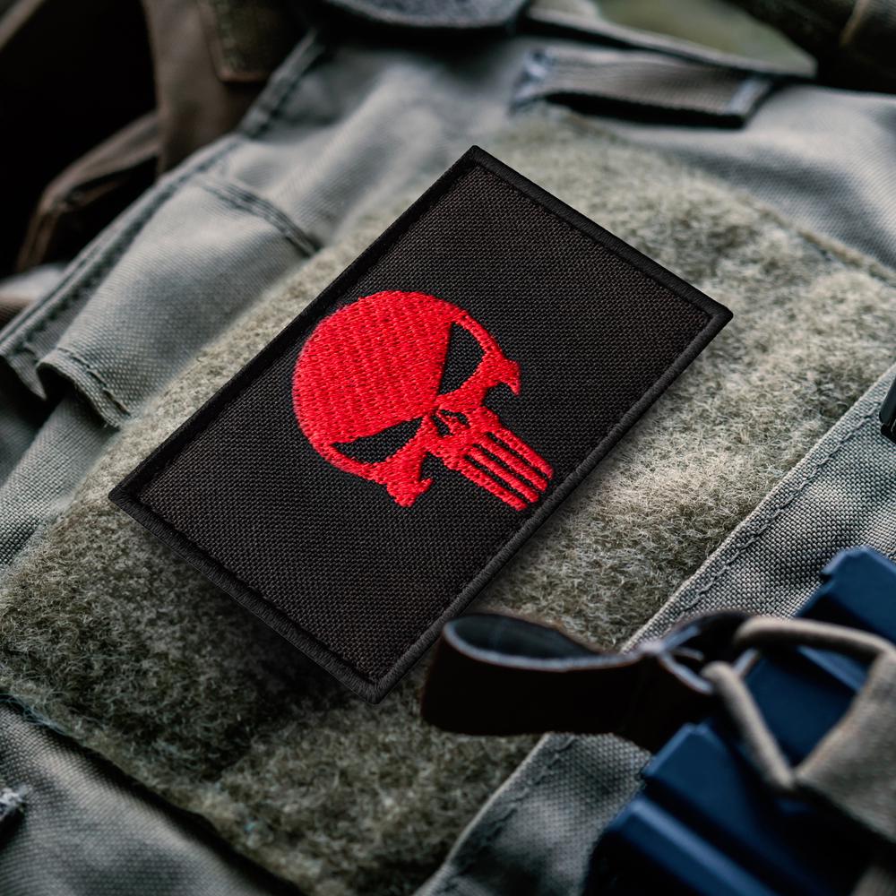 Шеврон с липучкой Череп Каратель Punisher 5х8 см Красный на черном (26922) - фото 3