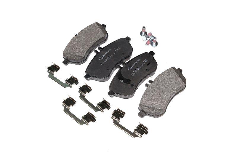 Гальмівні колодки дискові BREMBO Mercedes C-Class передні (P50067)