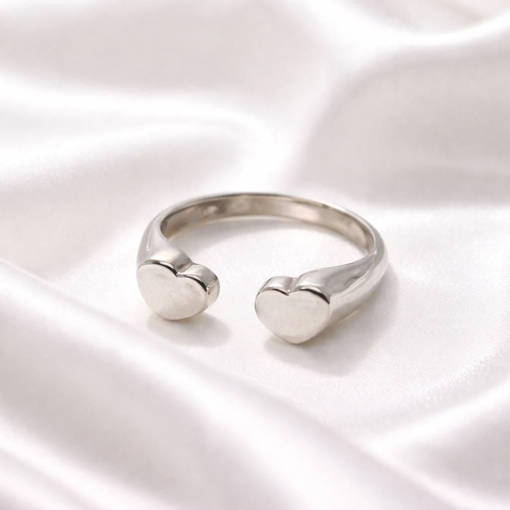 Кольцо серебрянное LoveR с двумя сердцами открытая форма р. 18,5