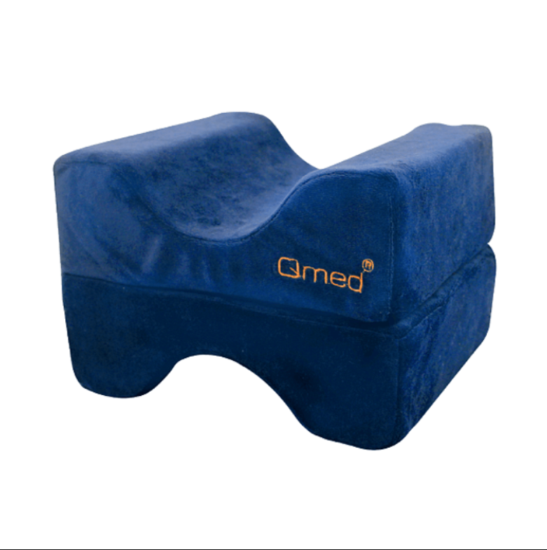 Подушка ортопедическая для ног Qmed Knee and Leg Spacer MemoryFoam 25x20 см Синий (29897864)