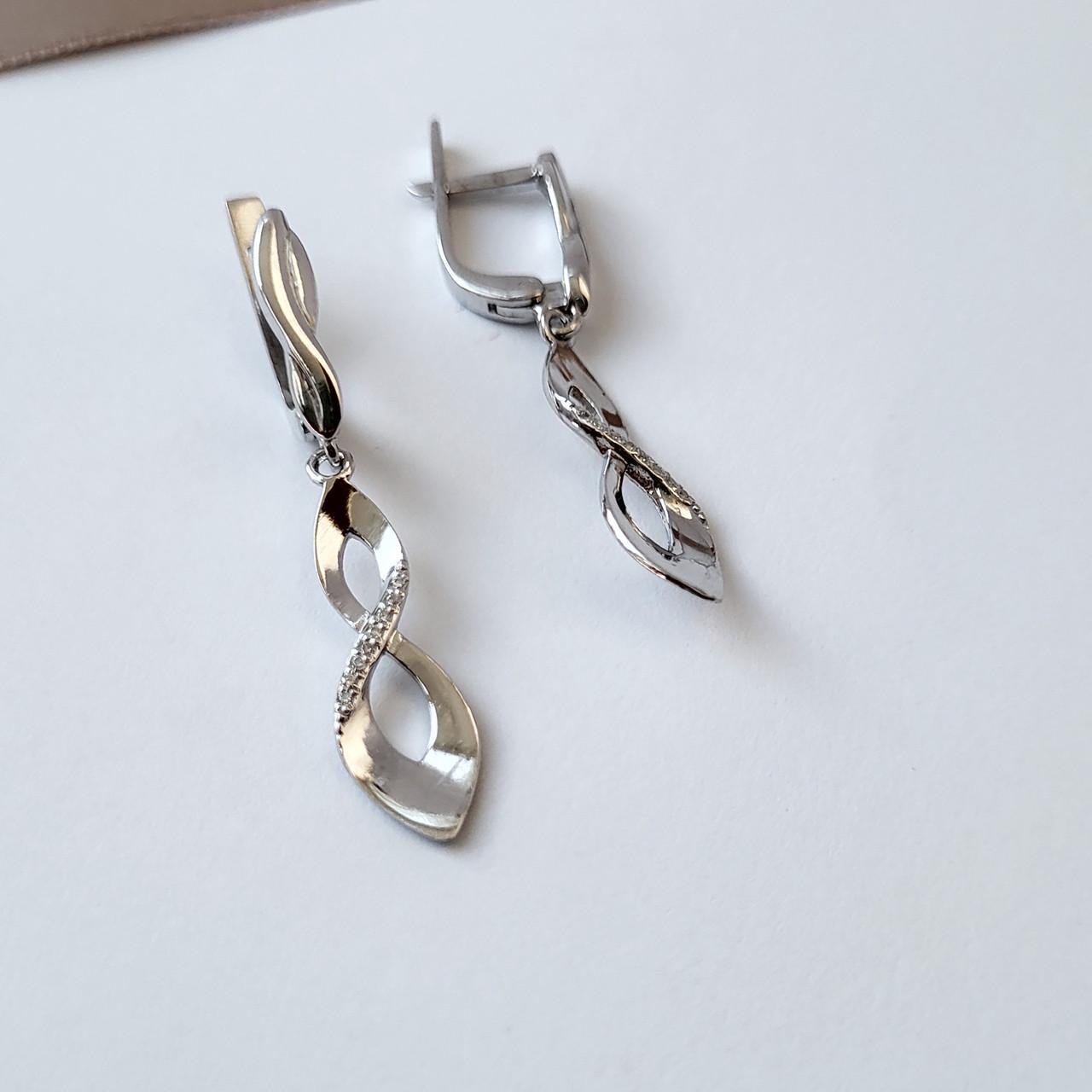 Серьги с подвеской в белых камнях серебро 925 пробы 3,40 г (5873р)