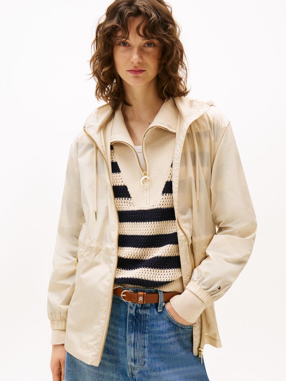Ветровка женская Tommy Hilfiger Water-Repellent Hooded Windbreaker L Бежевый (2770359887)