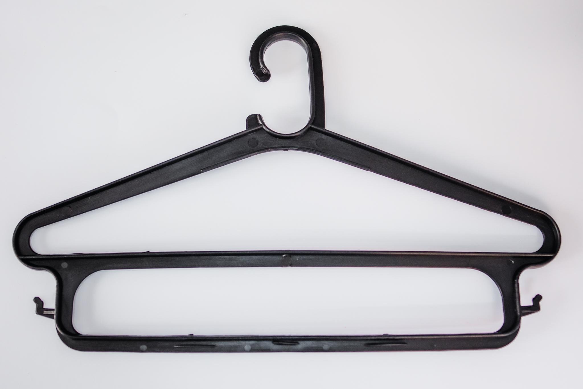 Вешалка пластмассовая с двойной перекладиной 43 см Черный