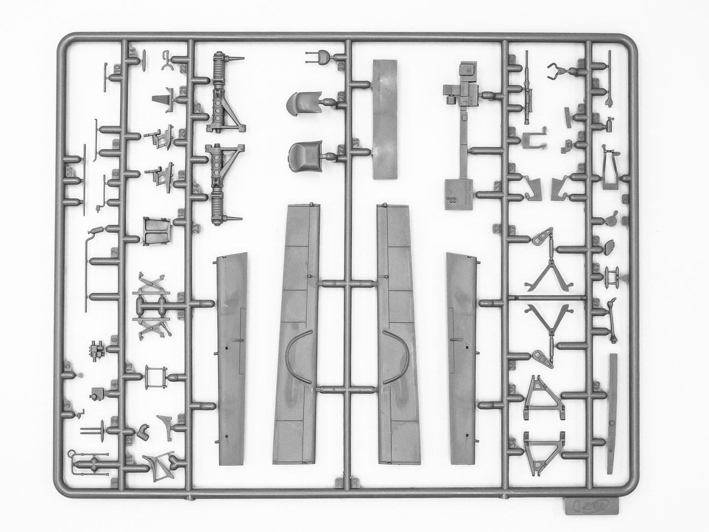 Збірна модель ICM Ju 88A-11 німецький бомбардувальник 2 Світової Війни (48235) - фото 5