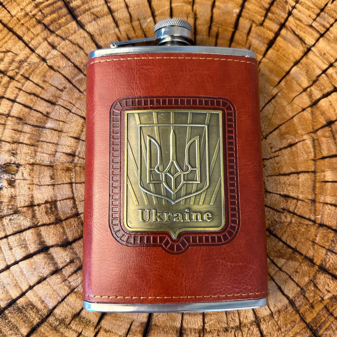 Набор фляга для алкоголя и 4 рюмки с гербом в подарочной коробке (61036) - фото 7 Набор фляга для алкоголя и 4 рюмки с гербом в подарочной коробке (61036) - фото 7