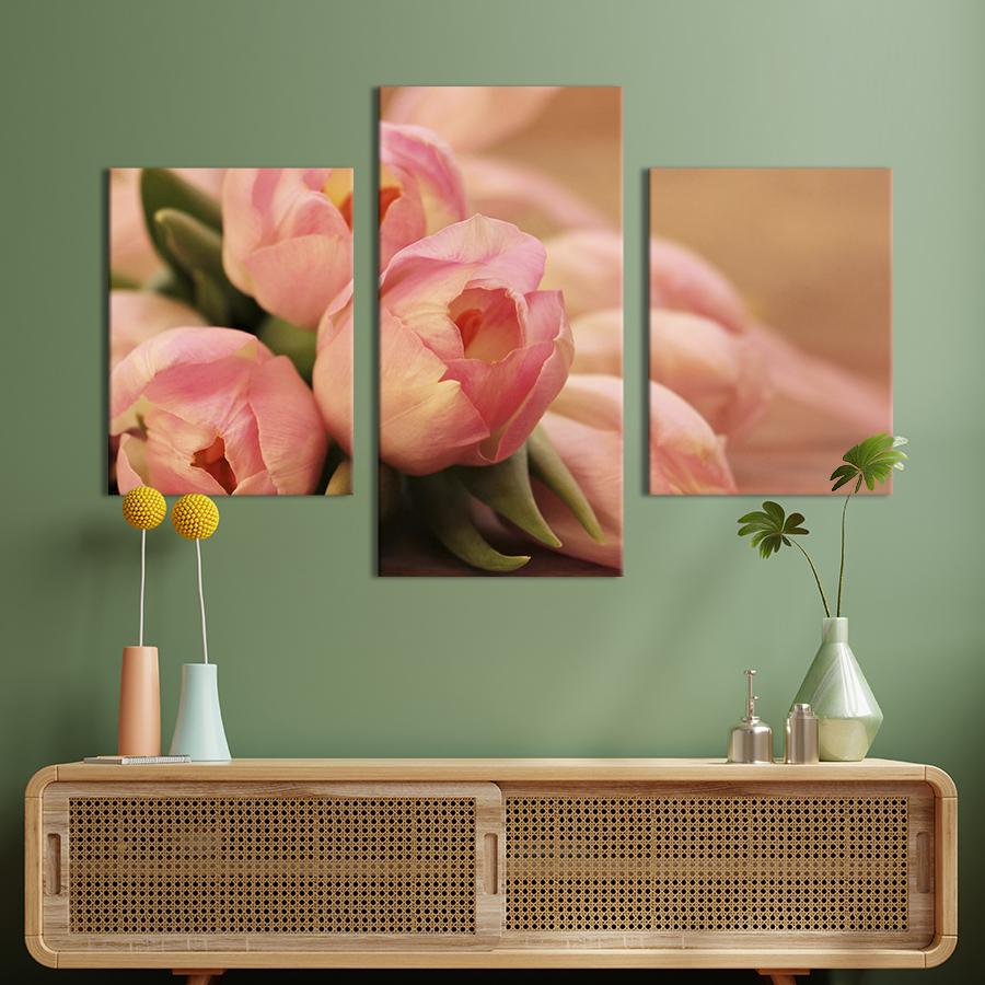 Картина на холсте триптих Весенние тюльпаны 96x60 см (881-32)
