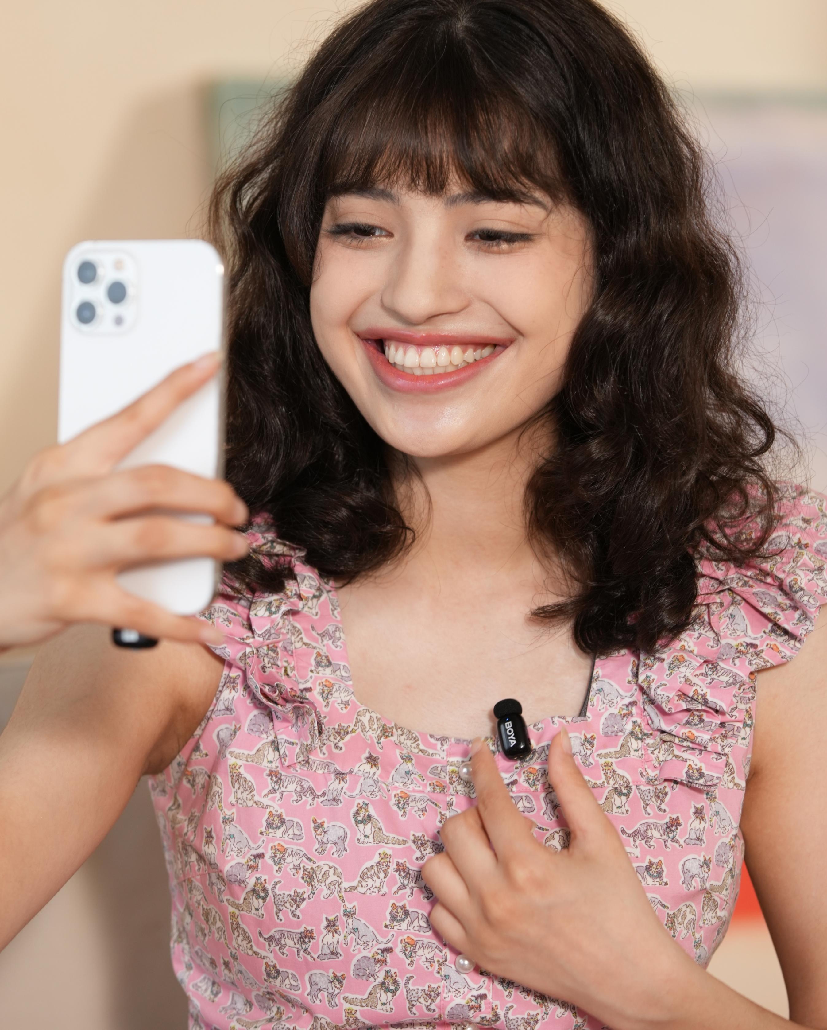 Микрофон петличный Boya mini Lightning с зарядным кейсом для iPhone беспроводной (50044) - фото 3 Микрофон петличный Boya mini Lightning с зарядным кейсом для iPhone беспроводной (50044) - фото 3