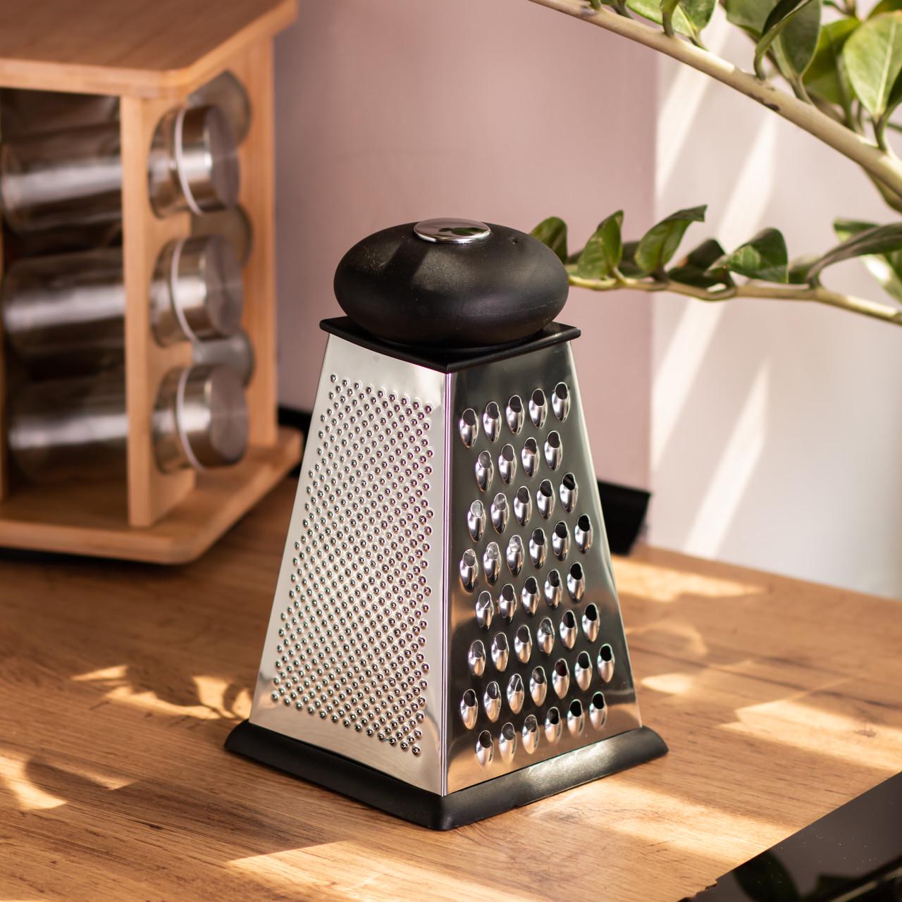 Терка ручна чотиристороння 12,5х12,5х21 см - фото 1 Терка ручна чотиристороння 12,5х12,5х21 см - фото 1