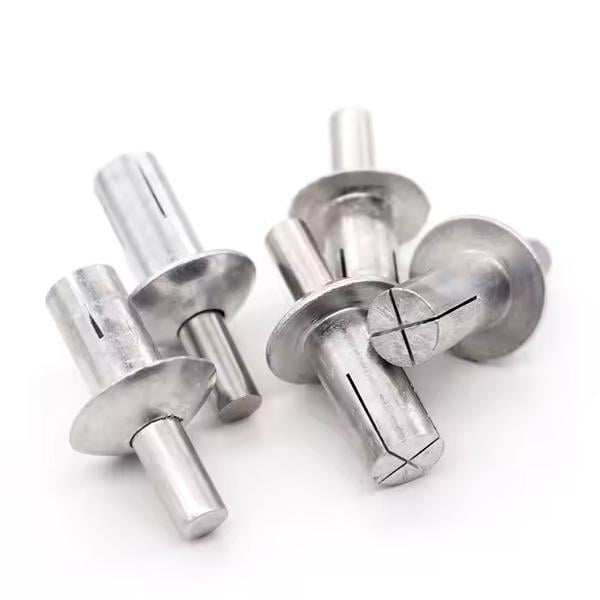 Заклепки для металла C00136-1 вытяжные 50 шт. 3,2 мм (C00136-1) Заклепки для металла C00136-1 вытяжные 50 шт. 3,2 мм (C00136-1)