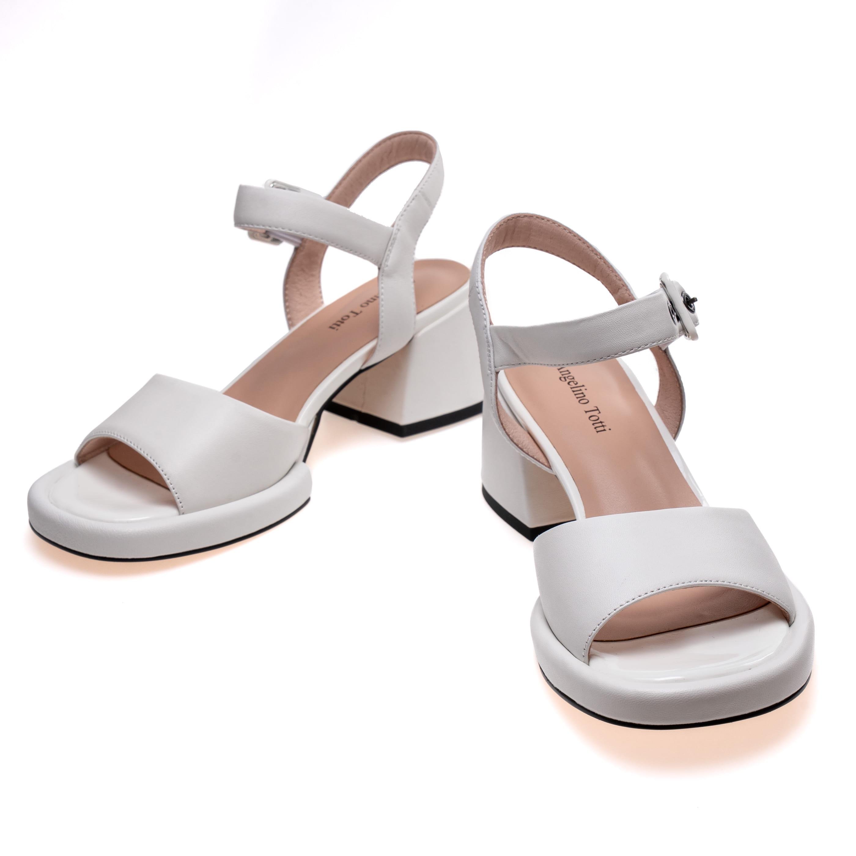 Босоножки Angelino Totti 01665 р. 36 Белый (104364090)