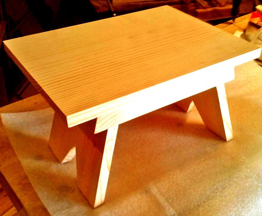 Стульчик из дерева Задвиж Карри (ТАБ-009203)