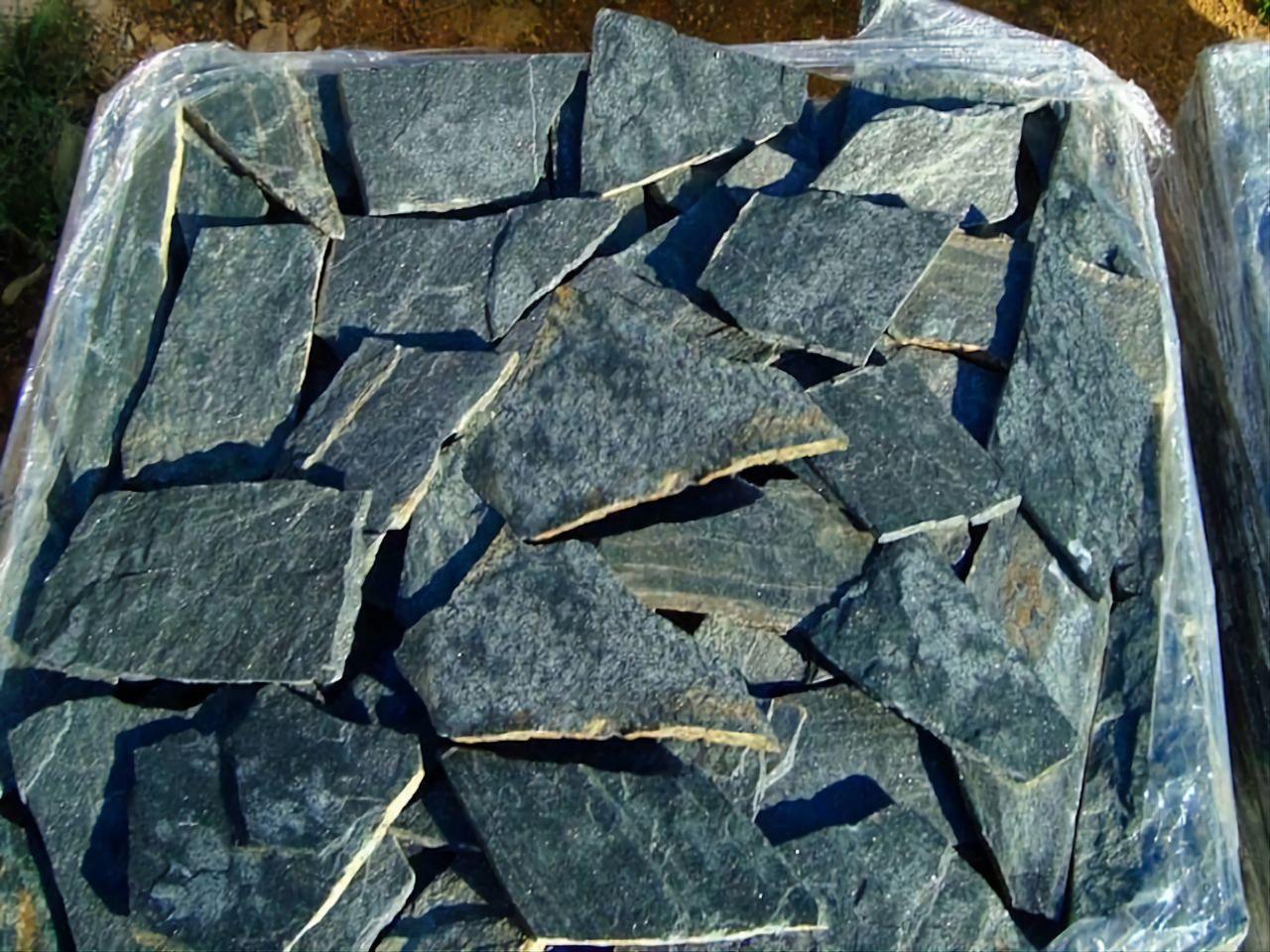 Камень колотый STONELAK BLACK SEA 2 см для облицовки фасада/дорожки/камина 1 м.кв (99990G)