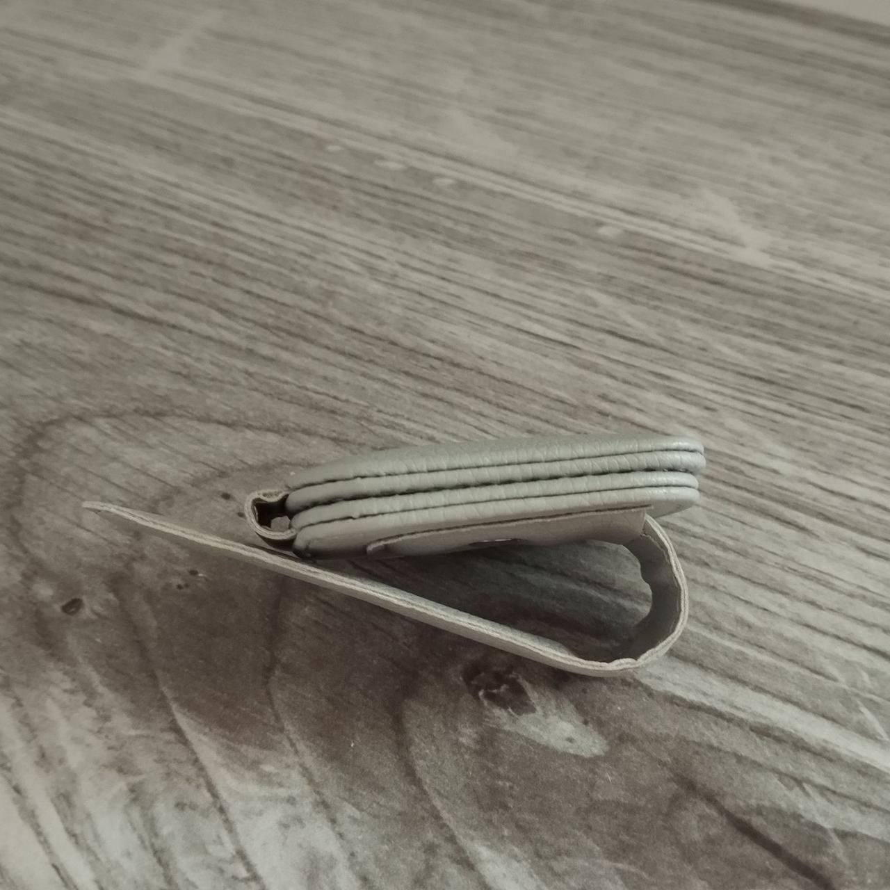 Кліпса-тримач для окулярів в машину Сірий (2724505884) - фото 8 Кліпса-тримач для окулярів в машину Сірий (2724505884) - фото 8