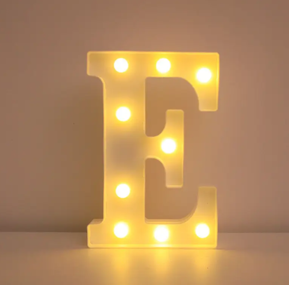 Літера з підсвіткою E об'ємна маленька 21x16 см Білий (553110/4) Літера з підсвіткою E об'ємна маленька 21x16 см Білий (553110/4)