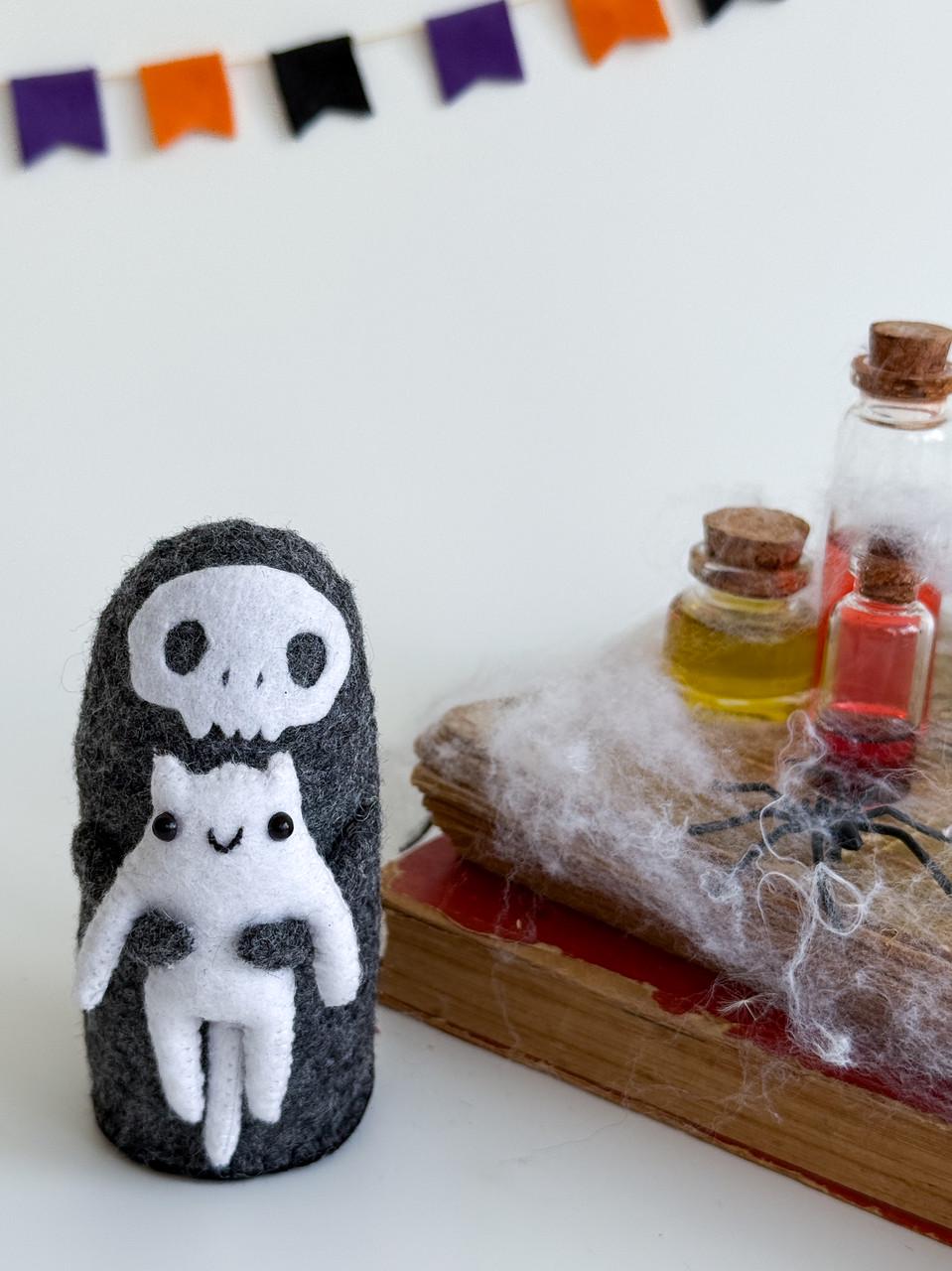 Игрушка фетровая Жнец с котом (29528518)