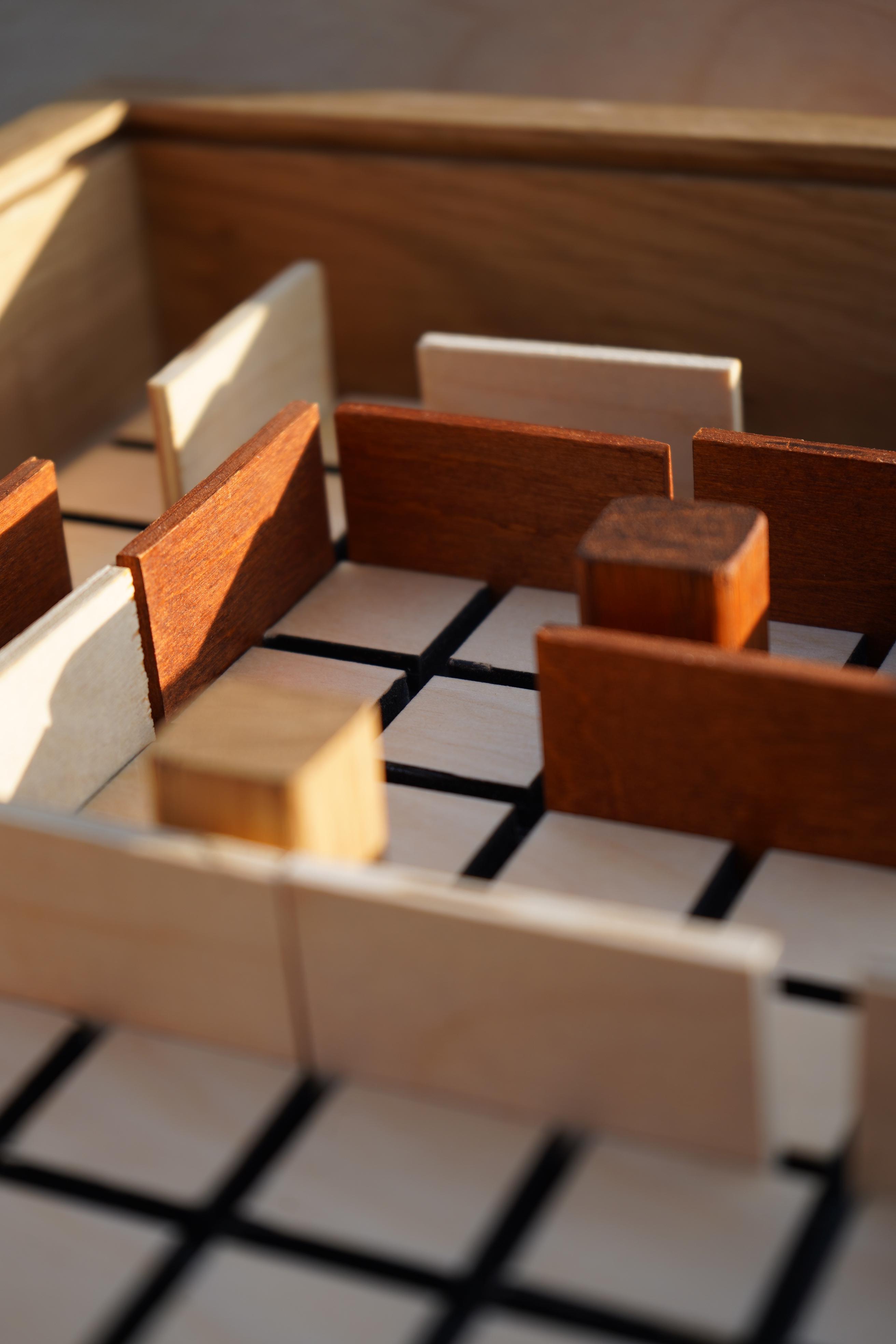 Настільна гра дервʼяна Коридор 30х30х6 см (29614112) - фото 7 Настільна гра дервʼяна Коридор 30х30х6 см (29614112) - фото 7