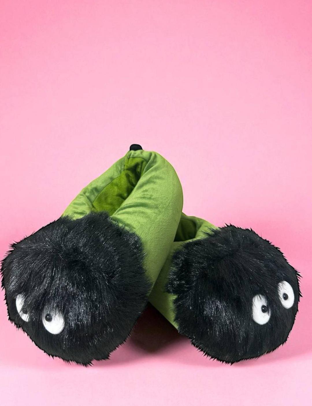 Тапочки домашние плюшевые чернишки сусуваторы аниме р. 32-39 Зеленый - фото 4