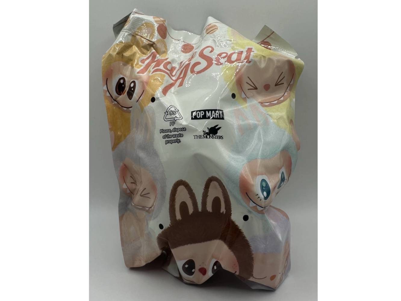 Пакет-сюрприз фольгований POP MART The Monsters Hug A Seal Blind Box