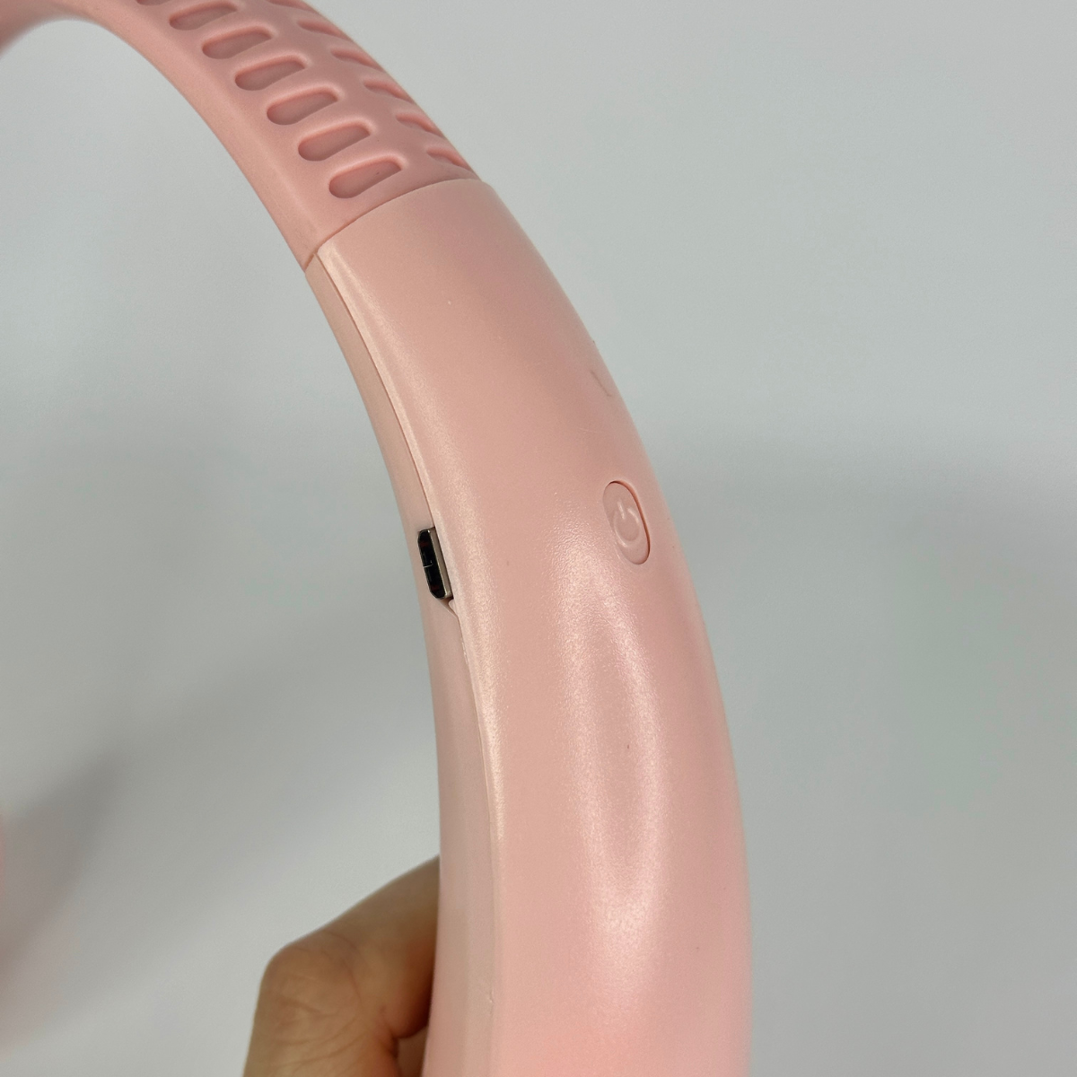 Вентилятор на шею безлопастный Arctic Air Freedom на аккумуляторе гибкий Розовый (LY-644-Pink) - фото 6 Вентилятор на шею безлопастный Arctic Air Freedom на аккумуляторе гибкий Розовый (LY-644-Pink) - фото 6