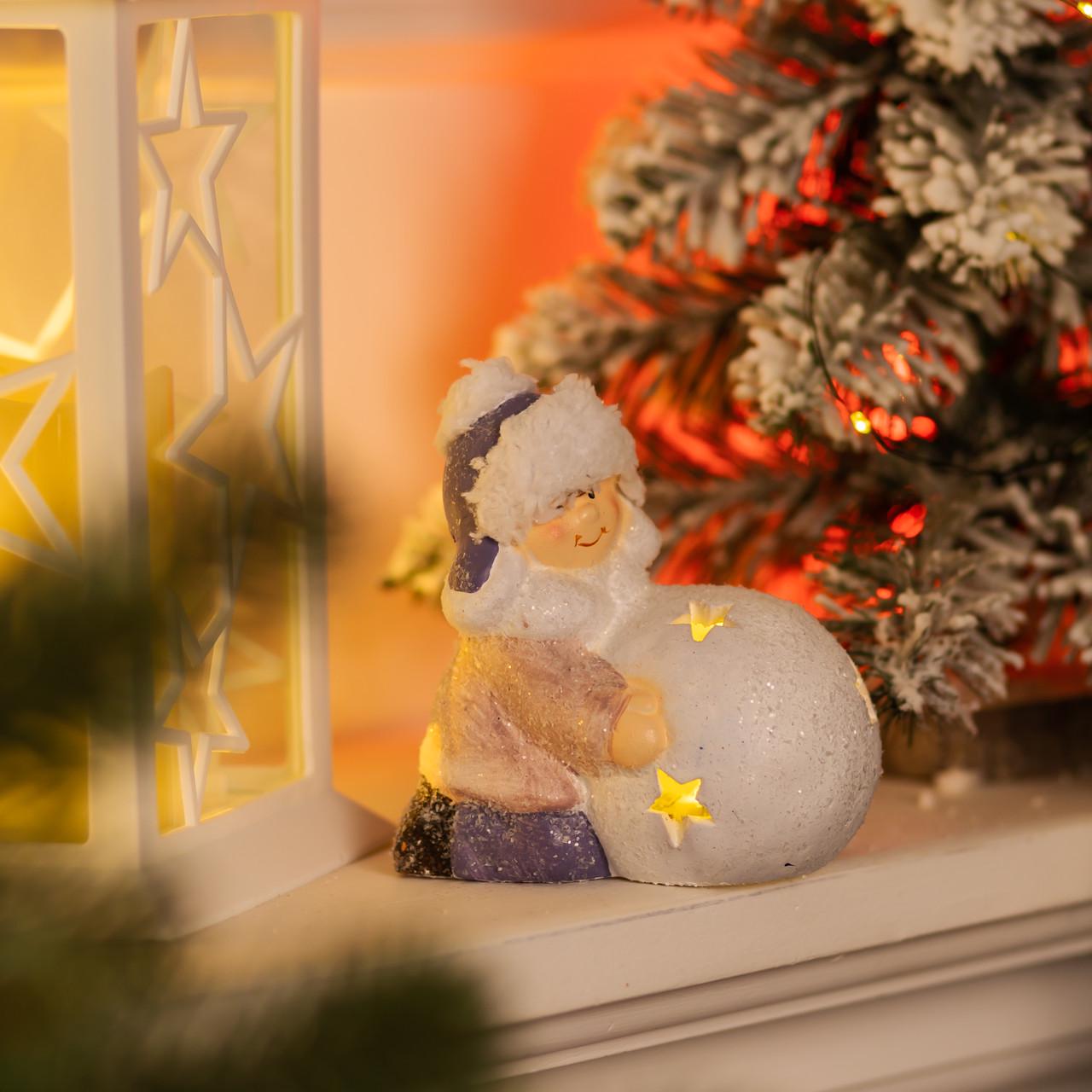 Фигурка новогодняя с подсветкой Мальчик со снежным шаром 11х7х12 см (CR-5-10) Фигурка новогодняя с подсветкой Мальчик со снежным шаром 11х7х12 см (CR-5-10)
