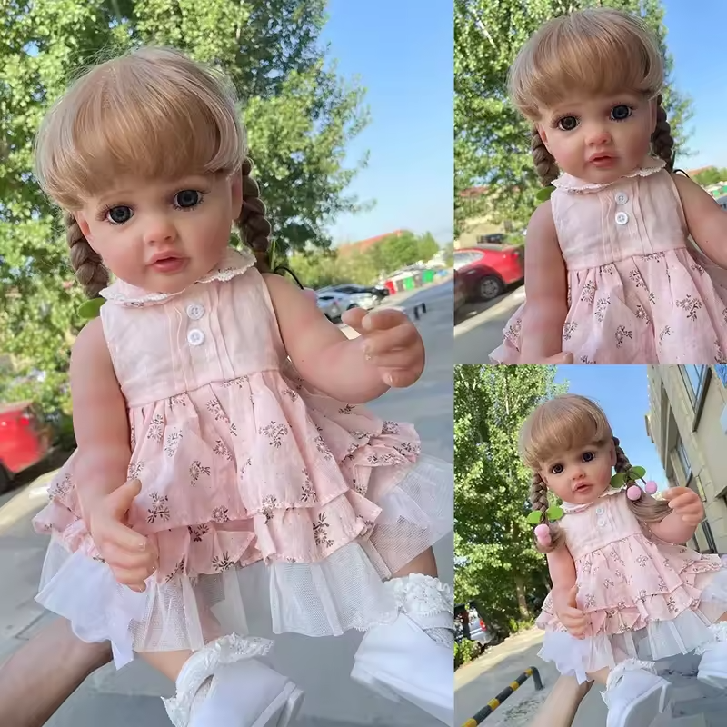 Кукла Реборн Анна с волосами/одеждой и аксессуарами 55 см - фото 4 Кукла Реборн Анна с волосами/одеждой и аксессуарами 55 см - фото 4