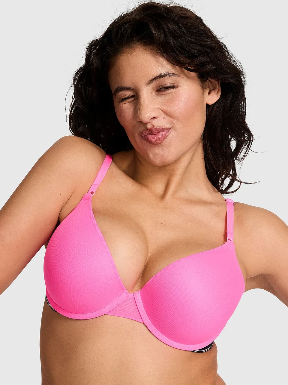 Бюстгальтер Victoria's Secret Wear Everywhere Push-Up Bra 75B Рожевий (27052385)