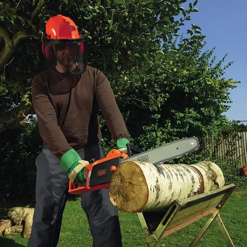 Электрическая цепная пила Black+Decker 1,8 кВт 40 см безключевая натяжка цепи (CS1840) - фото 3 Электрическая цепная пила Black+Decker 1,8 кВт 40 см безключевая натяжка цепи (CS1840) - фото 3