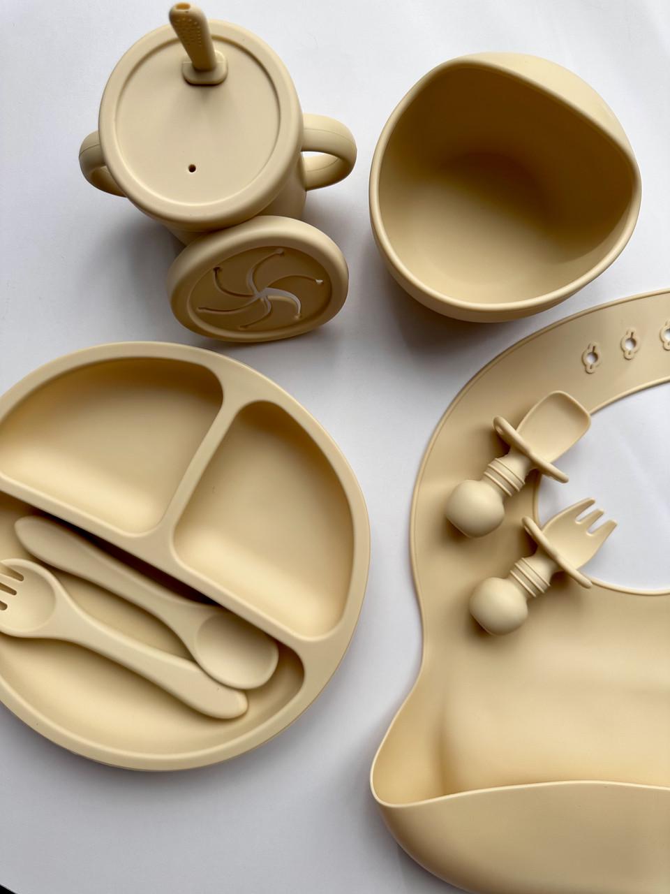 Набір посуду для годування дітей 9 елементів тарілка/мисочка/поїльник/ложка/виделка/нагрудник (102) - фото 4