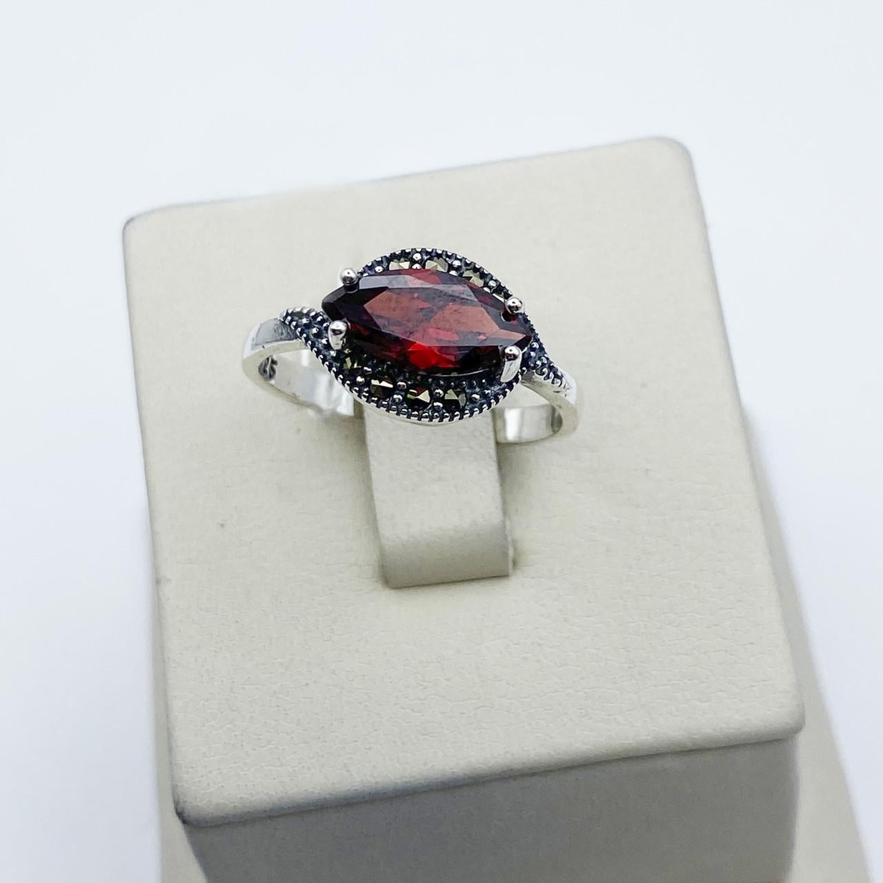 Кольцо серебряное с гранатом и марказитом р. 19 3,33 г (2043784518)