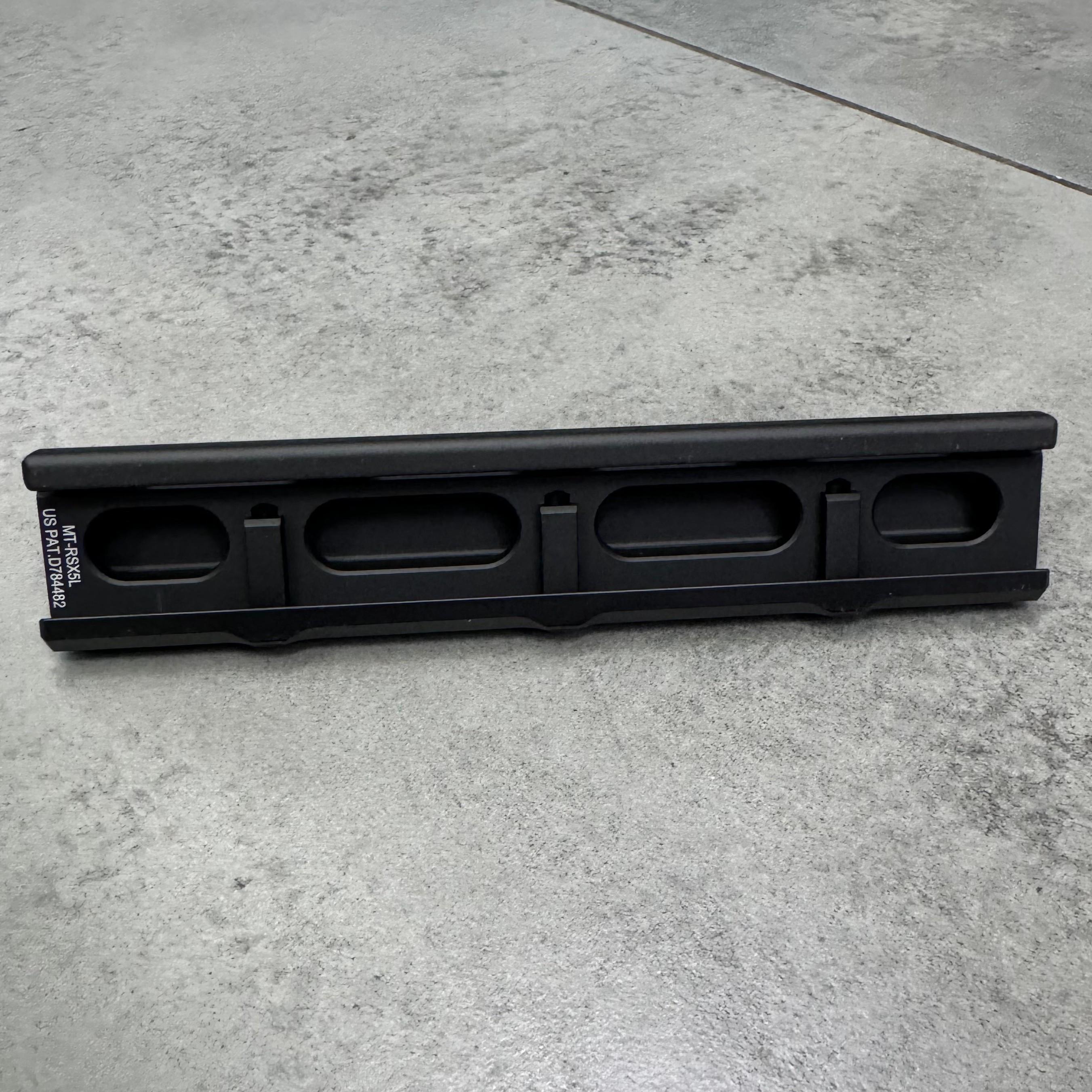 Компенсатор висоти Leapers UTG Universal 12,7x140 мм 13 слотів Weaver/Picatinny (MT-RSX5L) - фото 4 Компенсатор висоти Leapers UTG Universal 12,7x140 мм 13 слотів Weaver/Picatinny (MT-RSX5L) - фото 4