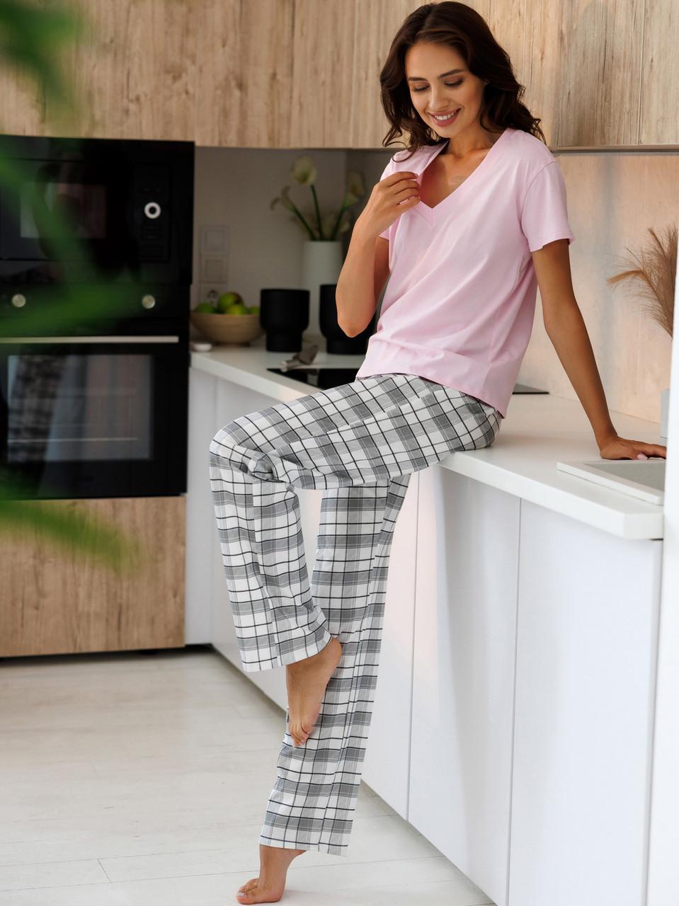 Піжама жіноча Roksana бавовняна футболка/штани в клітинку M Рожевий/Сірий (1875/12059) Піжама жіноча Roksana бавовняна футболка/штани в клітинку M Рожевий/Сірий (1875/12059)