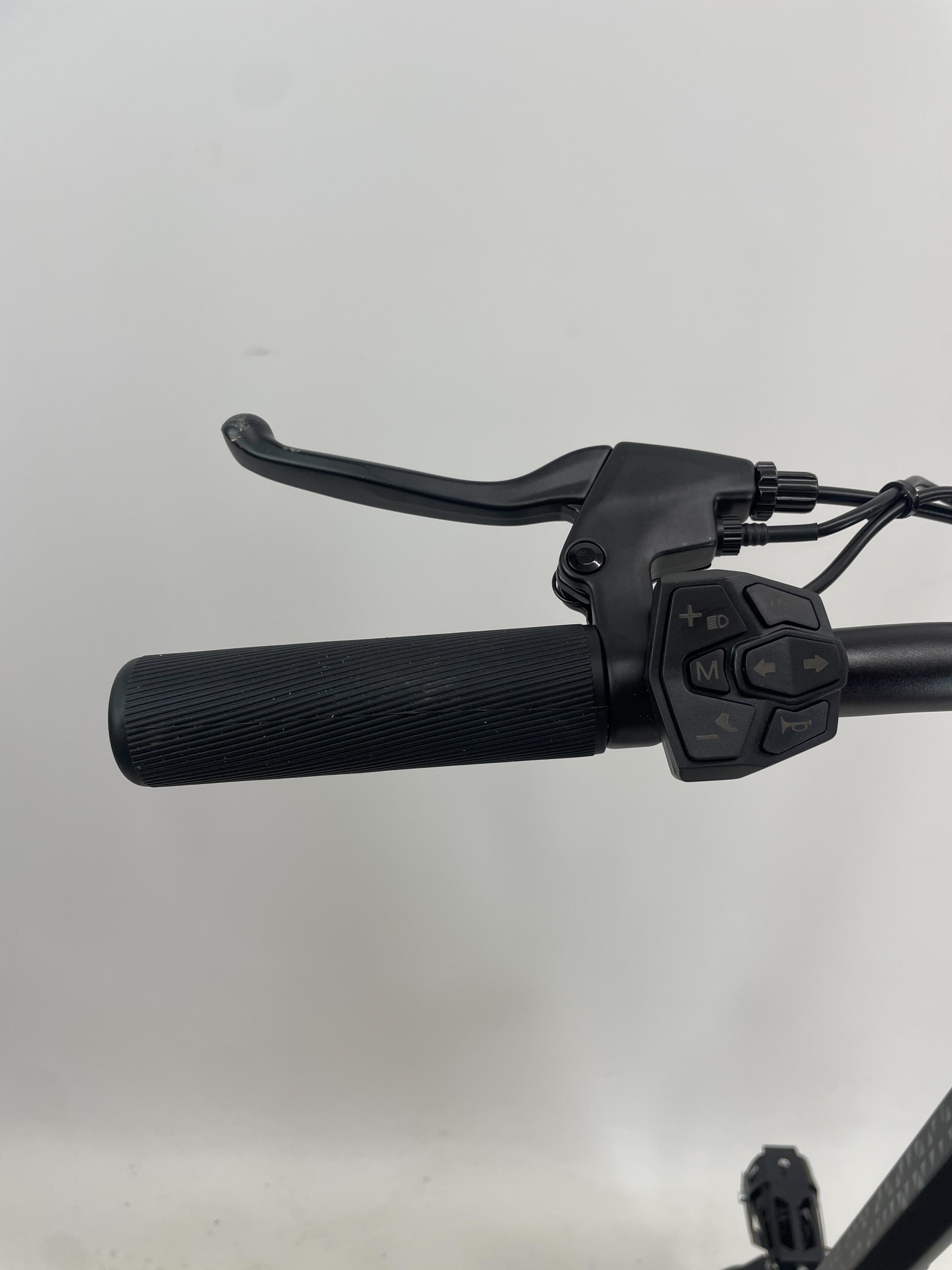 Електросамокат Tesla Sports 10" 2000W 48V 21 Ah (TS-2000) - фото 6 Електросамокат Tesla Sports 10" 2000W 48V 21 Ah (TS-2000) - фото 6