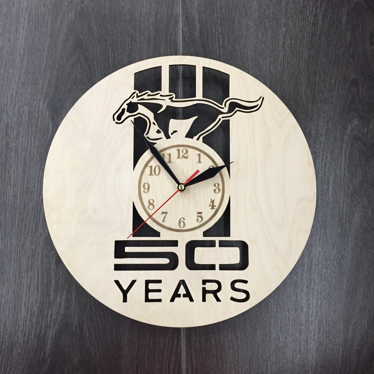 Часы настенные Mustang