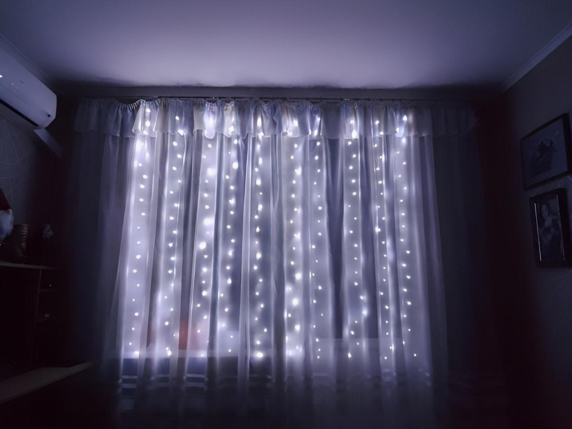 Гірлянда штора світлодіодні краплі від USB 8 режимів з пультом 3x2 м 200 LED Холодний білий - фото 2 Гірлянда штора світлодіодні краплі від USB 8 режимів з пультом 3x2 м 200 LED Холодний білий - фото 2