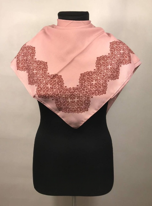 Платок женский с цветочным узором Нежно-розовый (ХустM185)