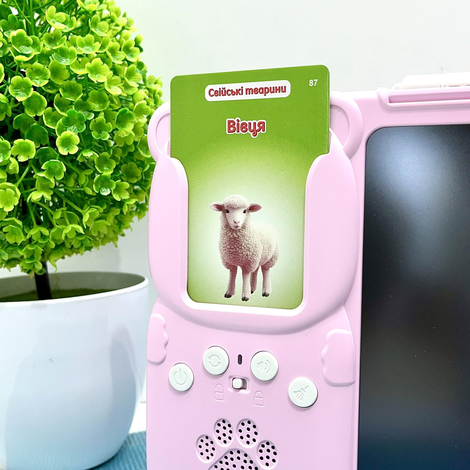 Интерактивный картридер WToys Всезнайка цветная LCD-доска/стилус/122 карты 18 тем сказки/песни/интересные факты Розовый (94930) - фото 3